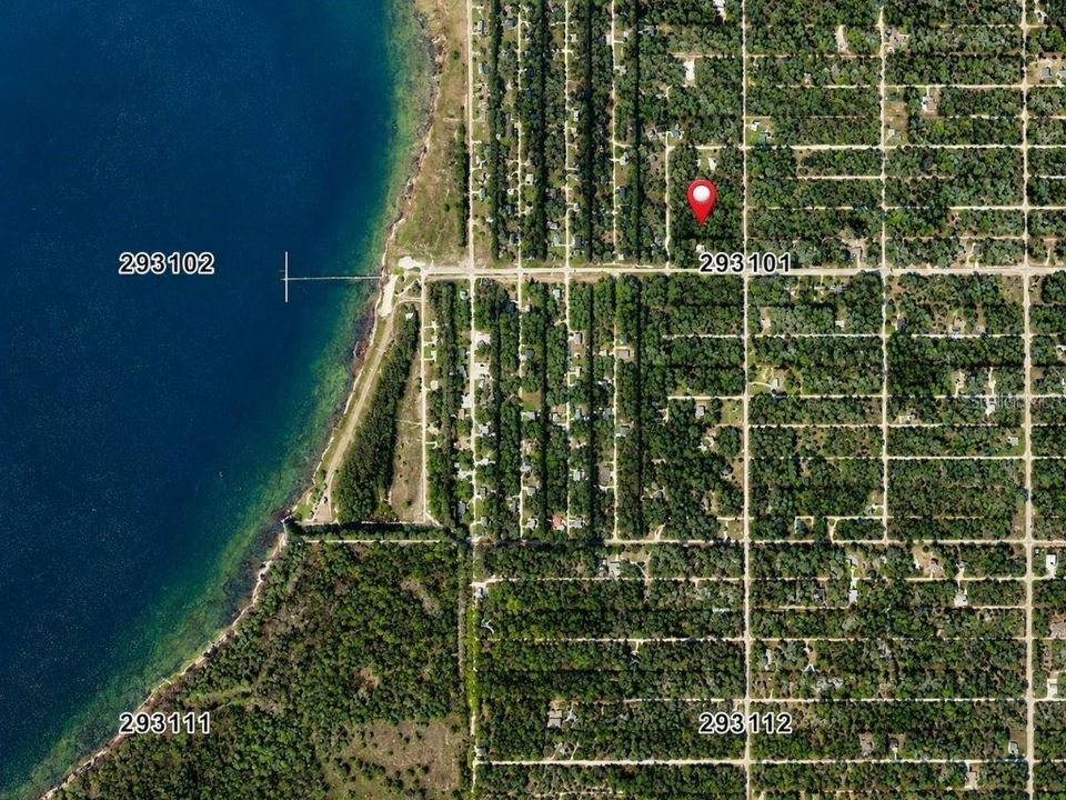 На продажу: $27,000 (0.55 acres)
