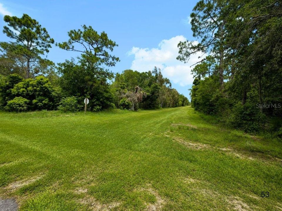 На продажу: $27,000 (0.55 acres)