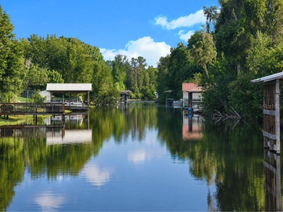 На продажу: $27,000 (0.55 acres)