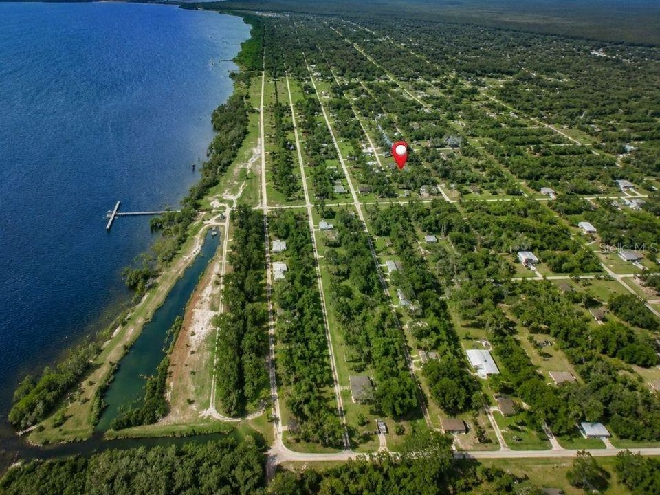 На продажу: $27,000 (0.55 acres)