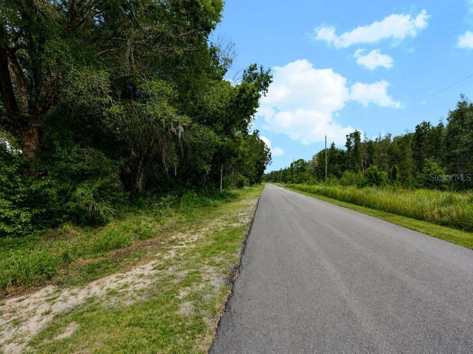 На продажу: $27,000 (0.55 acres)