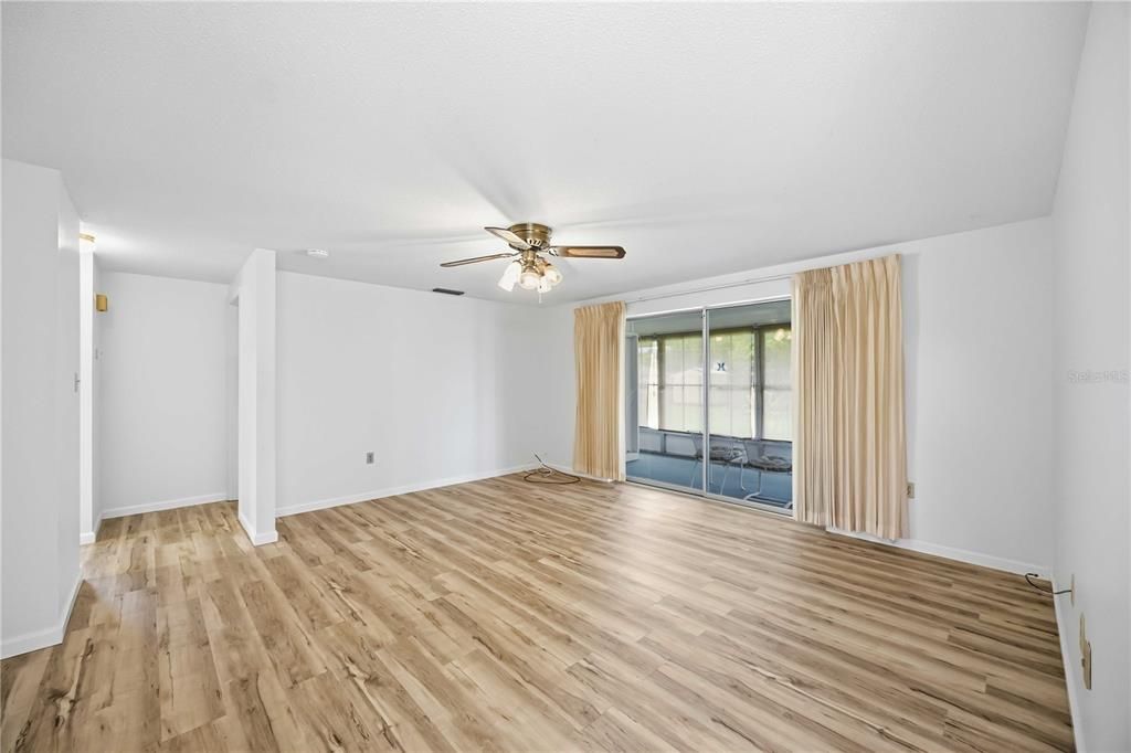 На продажу: $249,000 (2 спален, 2 ванн, 1338 Квадратных фут)