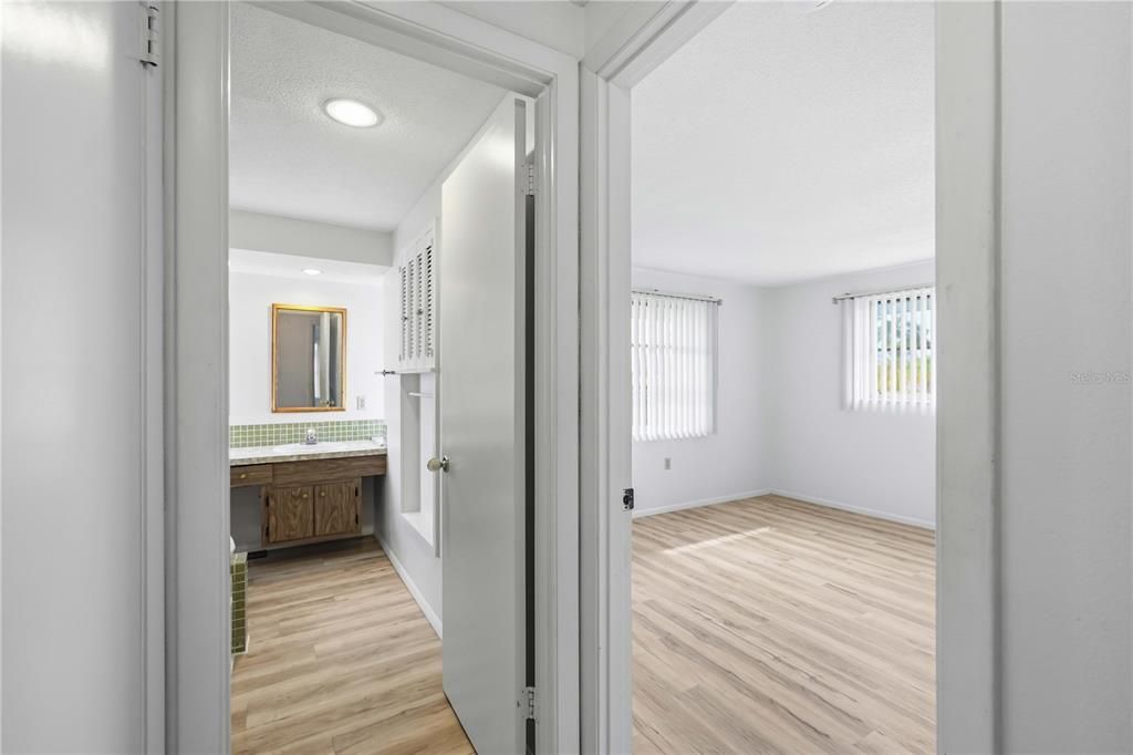 На продажу: $249,000 (2 спален, 2 ванн, 1338 Квадратных фут)