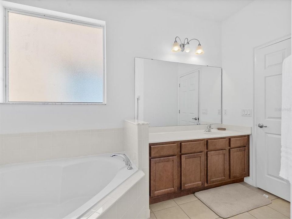 En Venta: $515,000 (6 camas, 5 baños, 2876 Pies cuadrados)