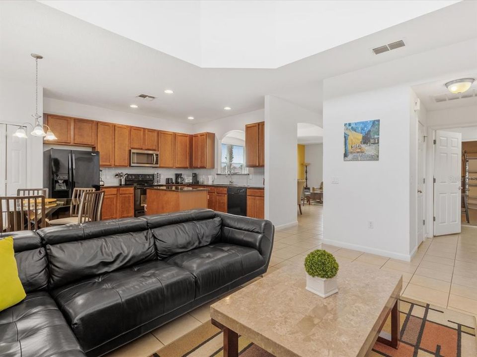 En Venta: $515,000 (6 camas, 5 baños, 2876 Pies cuadrados)