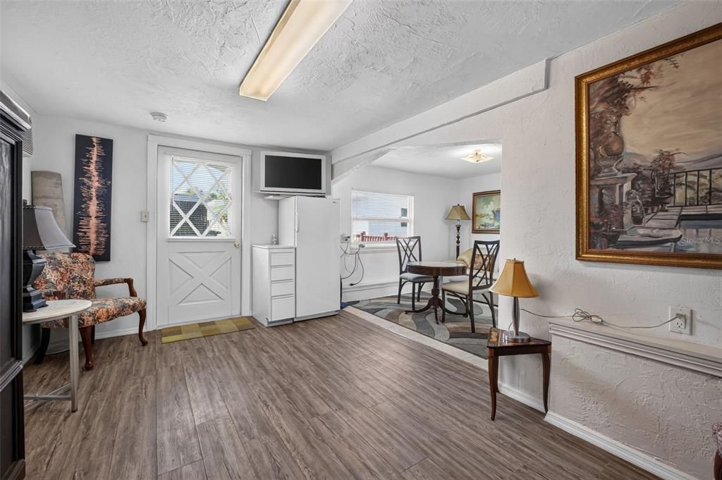 En Venta: $550,000 (3 camas, 2 baños, 2365 Pies cuadrados)