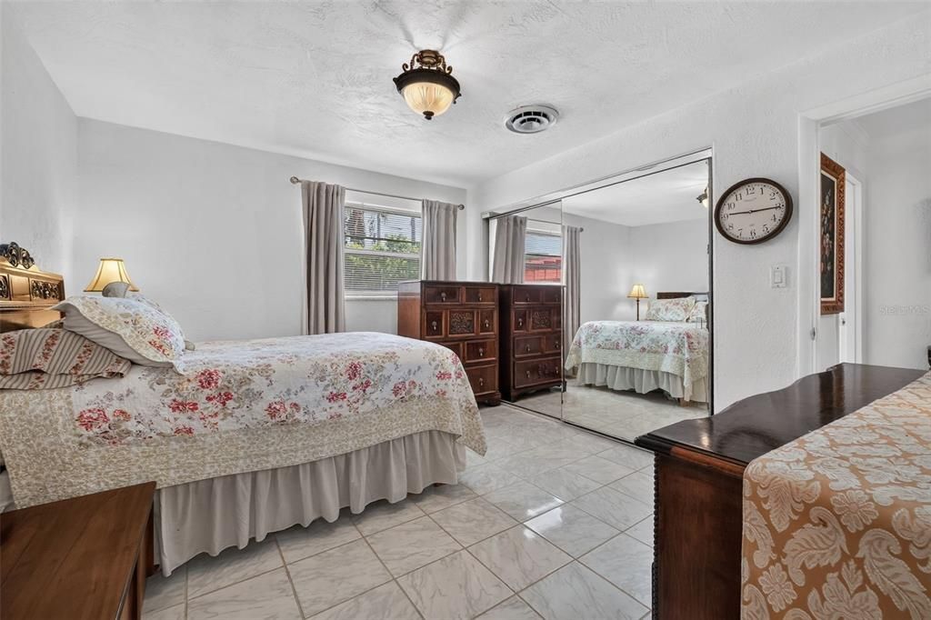 En Venta: $550,000 (3 camas, 2 baños, 2365 Pies cuadrados)