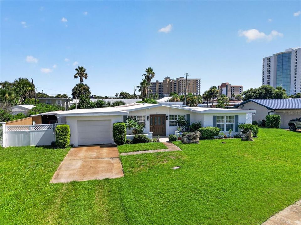 En Venta: $550,000 (3 camas, 2 baños, 2365 Pies cuadrados)