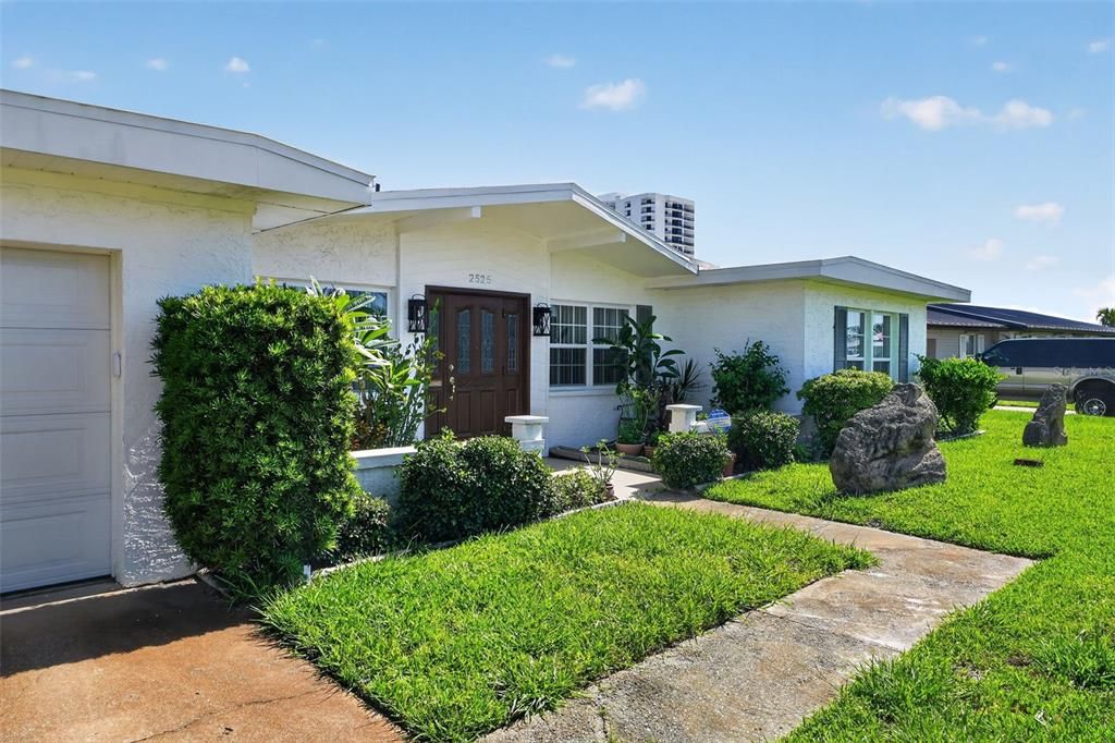 En Venta: $550,000 (3 camas, 2 baños, 2365 Pies cuadrados)