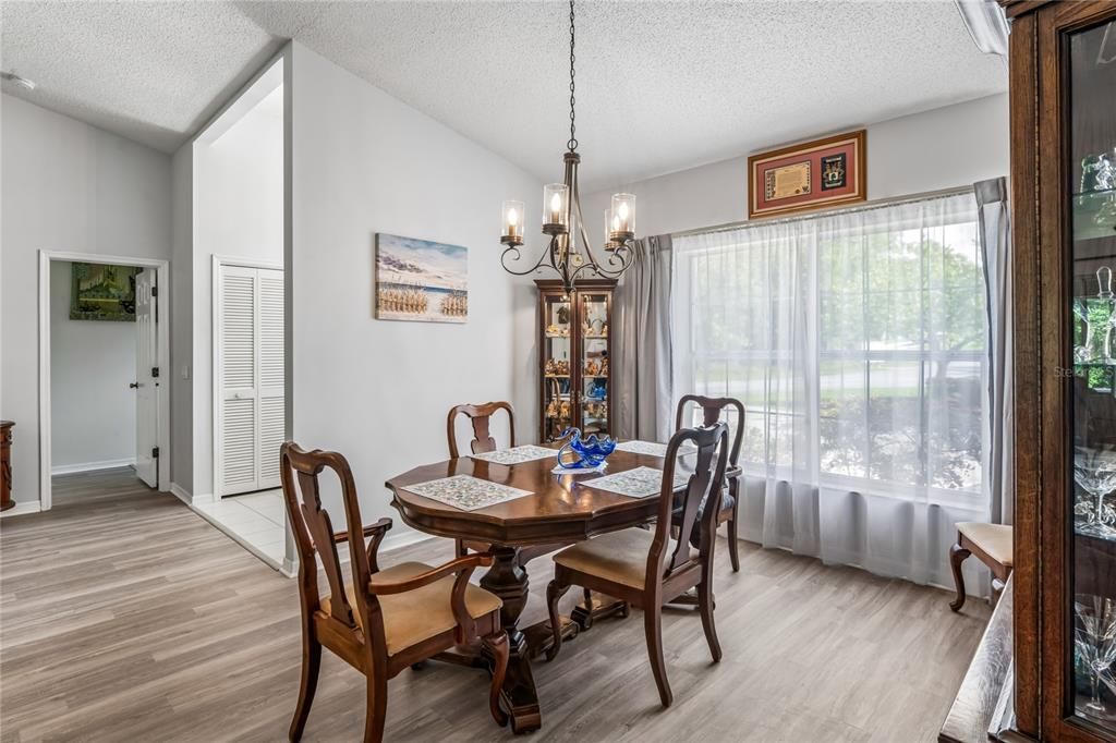 En Venta: $319,900 (3 camas, 2 baños, 1890 Pies cuadrados)