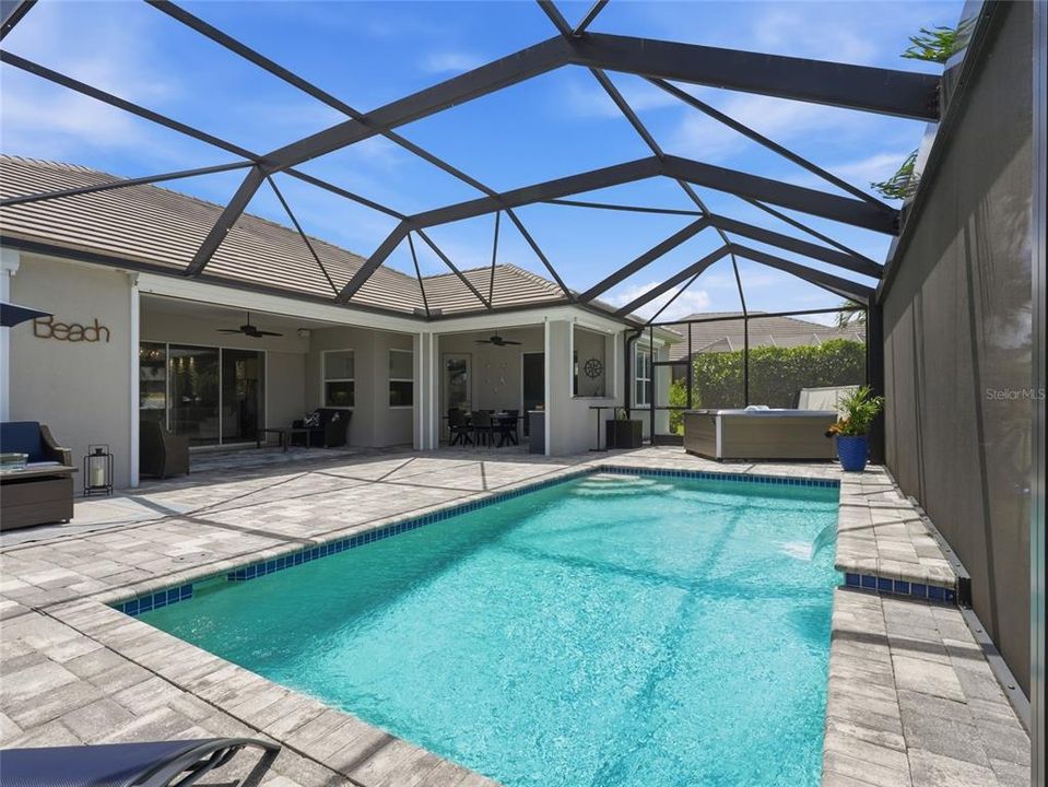 En Venta: $960,000 (3 camas, 3 baños, 2563 Pies cuadrados)