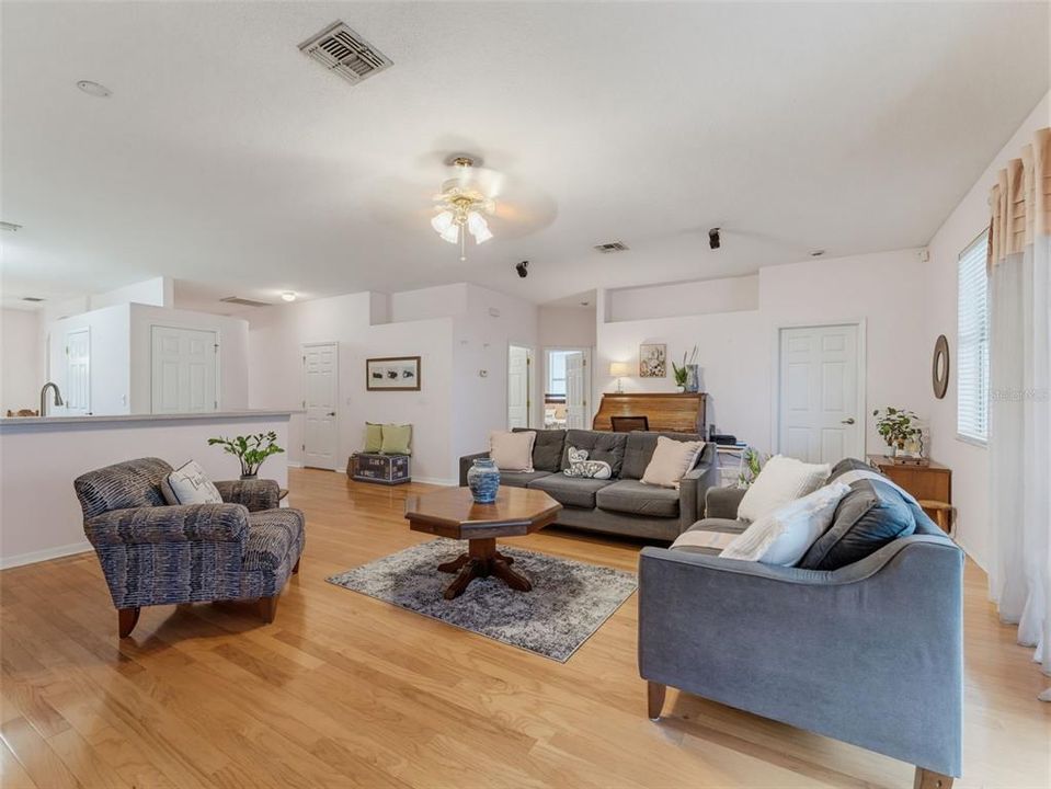 Active With Contract: $484,900 (3 beds, 2 baths, 1740 Square Feet)