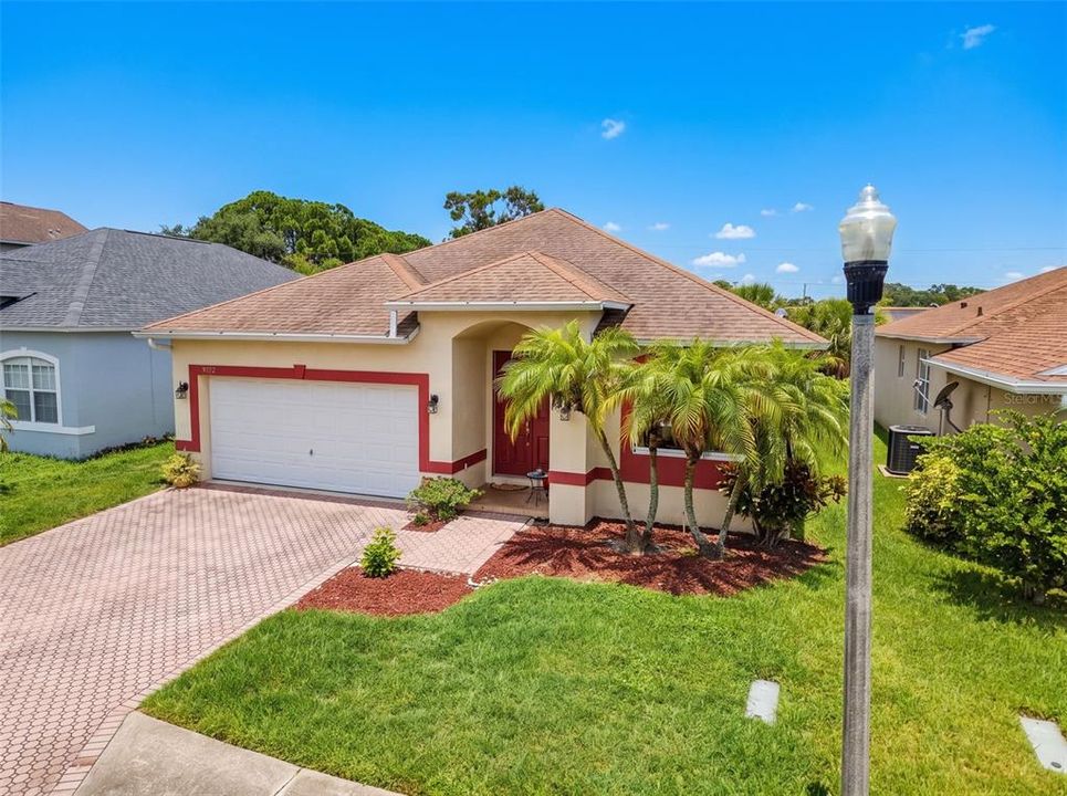 Active With Contract: $484,900 (3 beds, 2 baths, 1740 Square Feet)