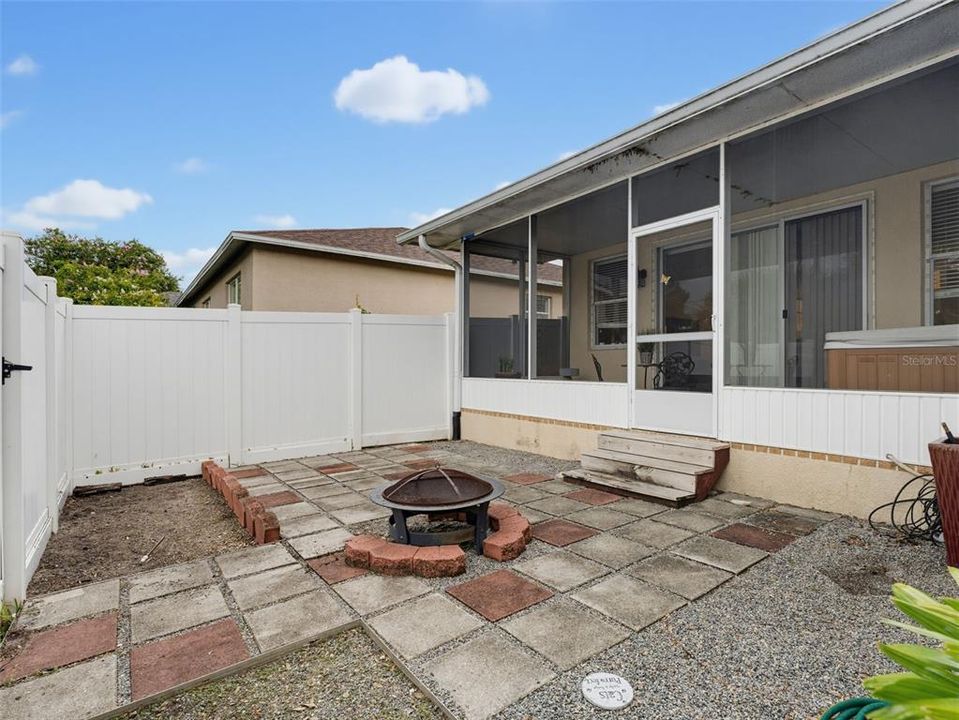 Active With Contract: $484,900 (3 beds, 2 baths, 1740 Square Feet)