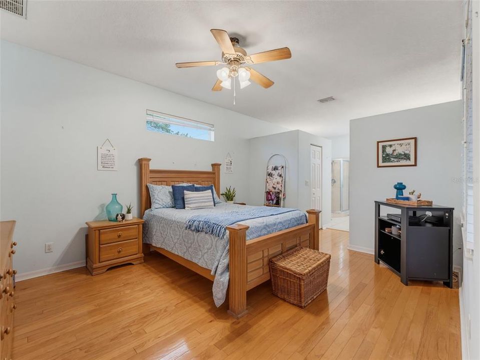 Active With Contract: $484,900 (3 beds, 2 baths, 1740 Square Feet)