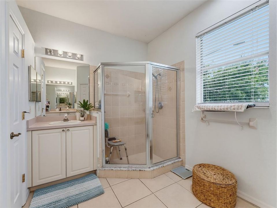 Active With Contract: $484,900 (3 beds, 2 baths, 1740 Square Feet)