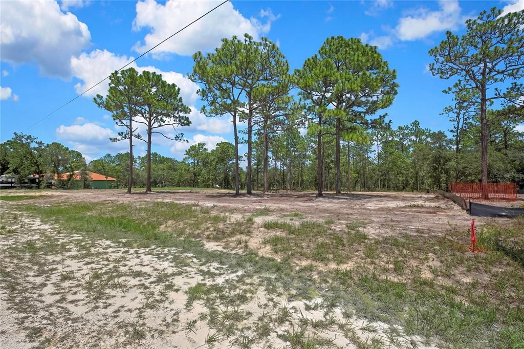 На продажу: $53,000 (0.46 acres)