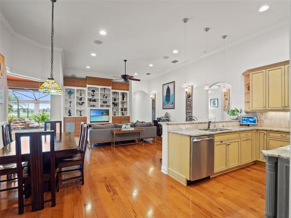 For Sale: $1,350,000 (5 beds, 3 baths, 4289 Square Feet)