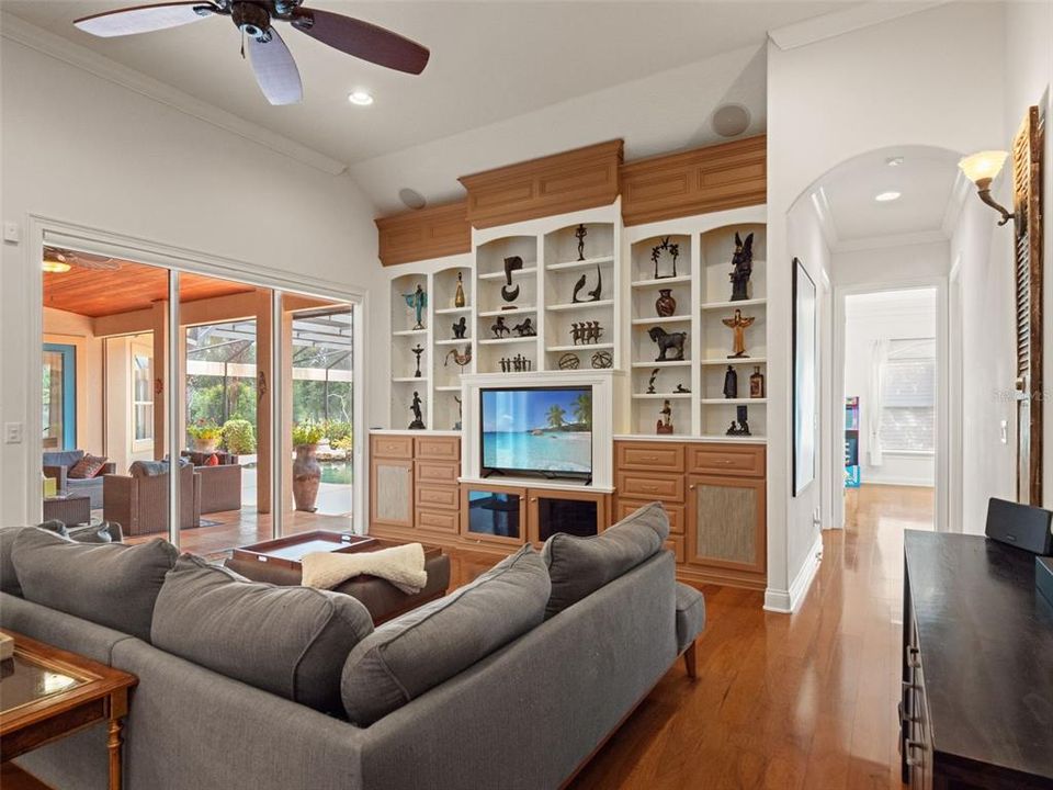 For Sale: $1,350,000 (5 beds, 3 baths, 4289 Square Feet)