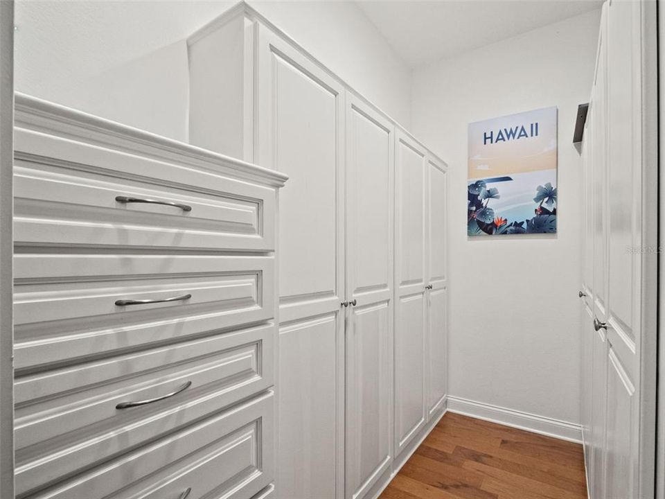 For Sale: $1,350,000 (5 beds, 3 baths, 4289 Square Feet)