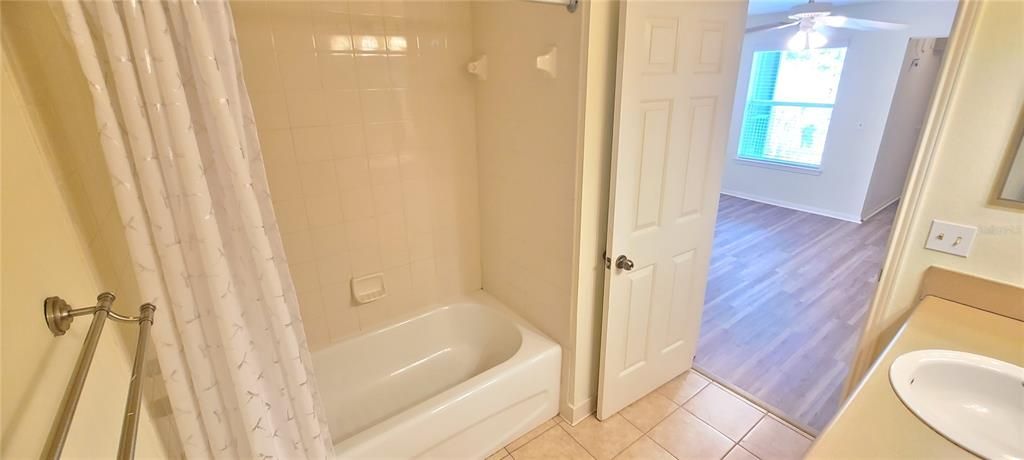For Sale: $234,900 (3 beds, 2 baths, 1162 Square Feet)