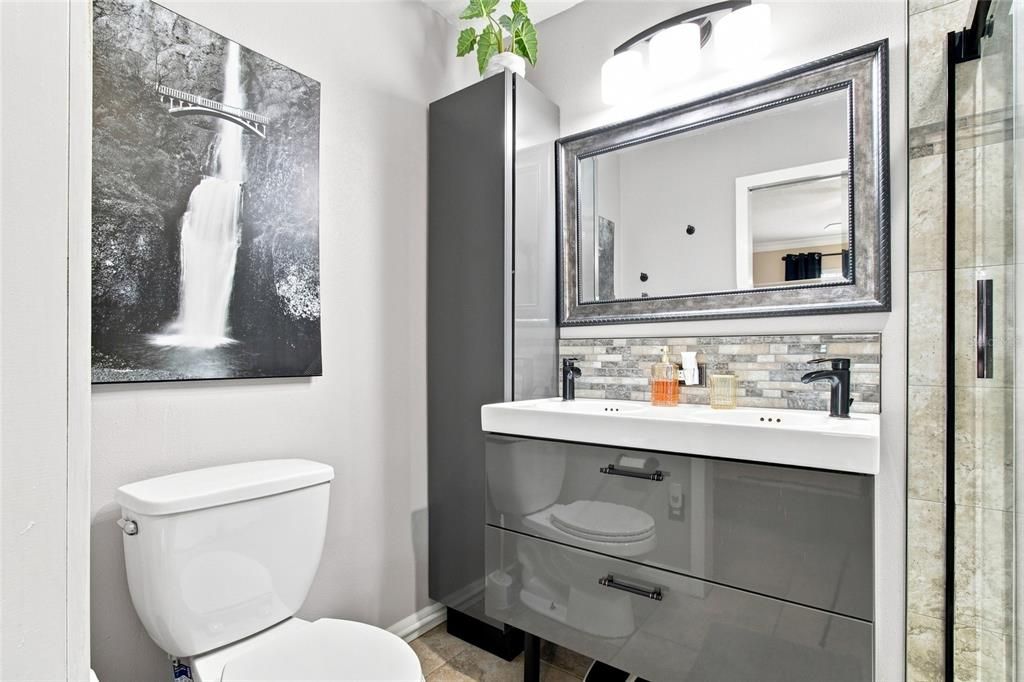 На продажу: $369,000 (4 спален, 2 ванн, 1358 Квадратных фут)