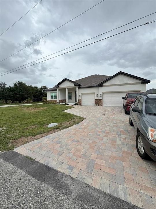 Vendido Recientemente: $417,000 (4 camas, 3 baños, 2478 Pies cuadrados)