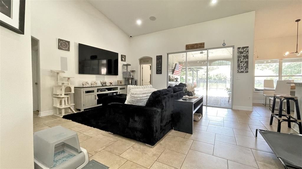 For Rent: $3,550 (4 beds, 3 baths, 2192 Square Feet)