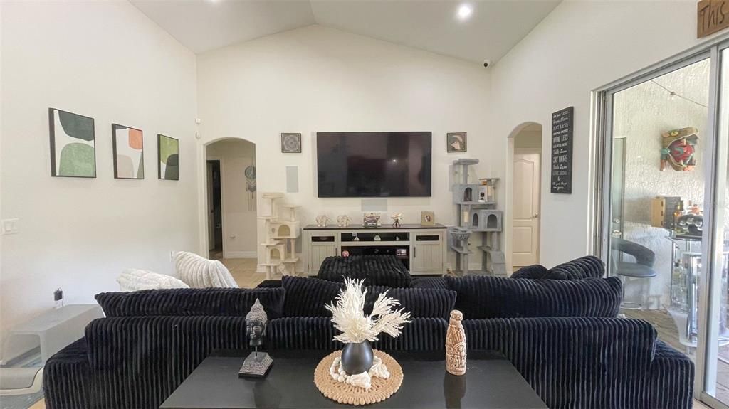 For Rent: $3,550 (4 beds, 3 baths, 2192 Square Feet)