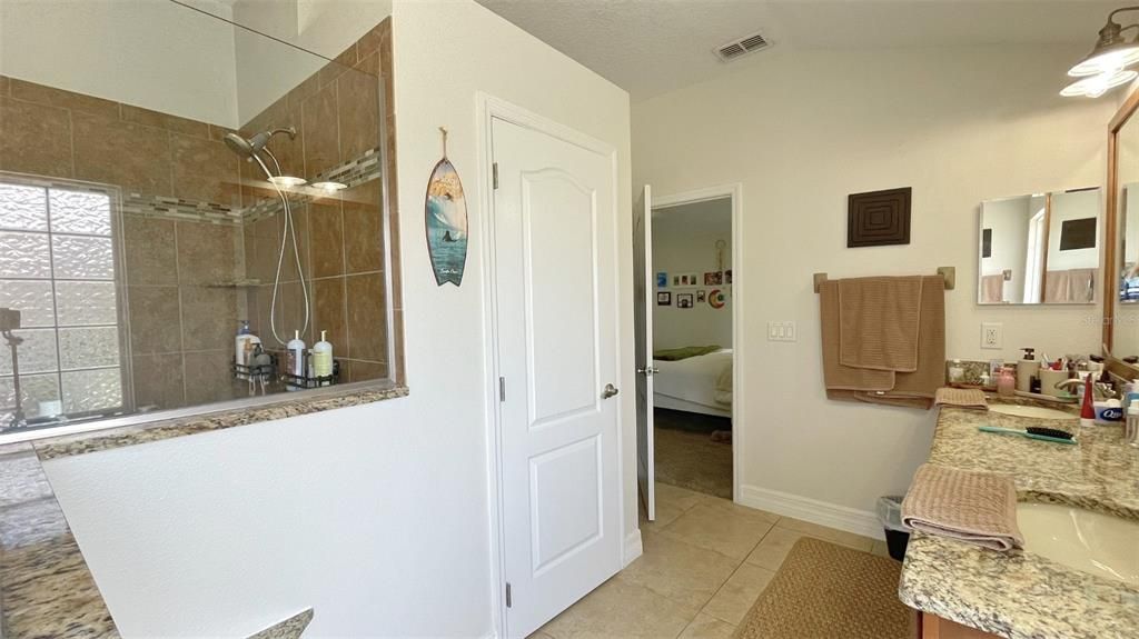 For Rent: $3,550 (4 beds, 3 baths, 2192 Square Feet)