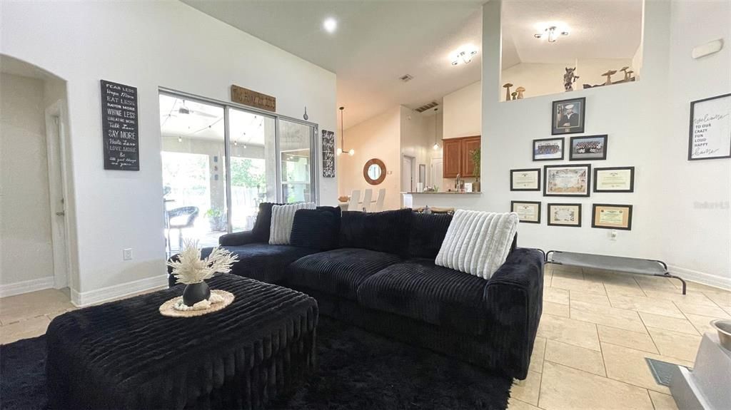 For Rent: $3,550 (4 beds, 3 baths, 2192 Square Feet)