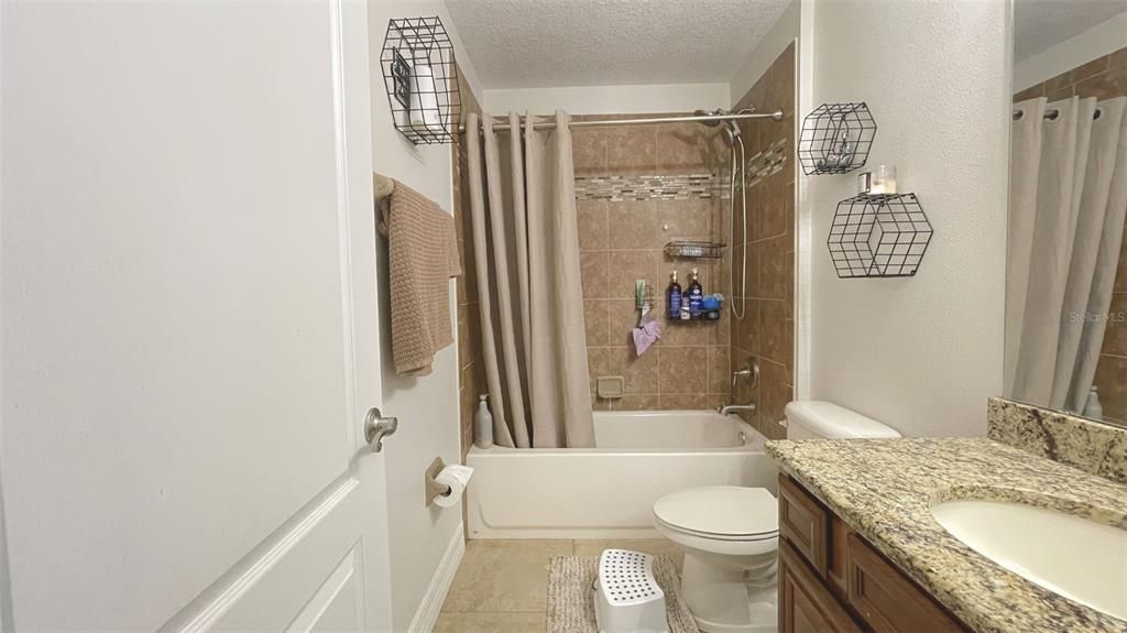 For Rent: $3,550 (4 beds, 3 baths, 2192 Square Feet)