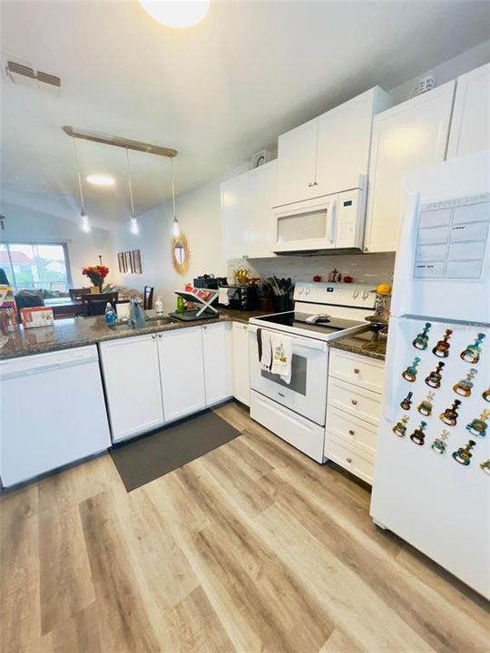 В аренду: $1,399 (1 спален, 1 ванн, 680 Квадратных фут)