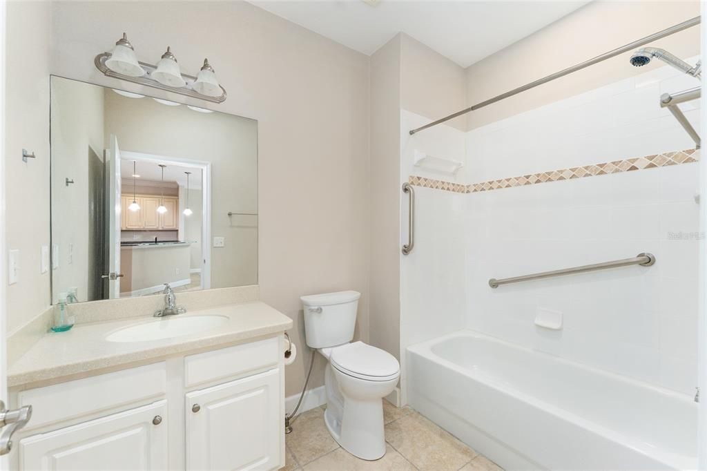 For Sale: $265,000 (2 beds, 2 baths, 1376 Square Feet)