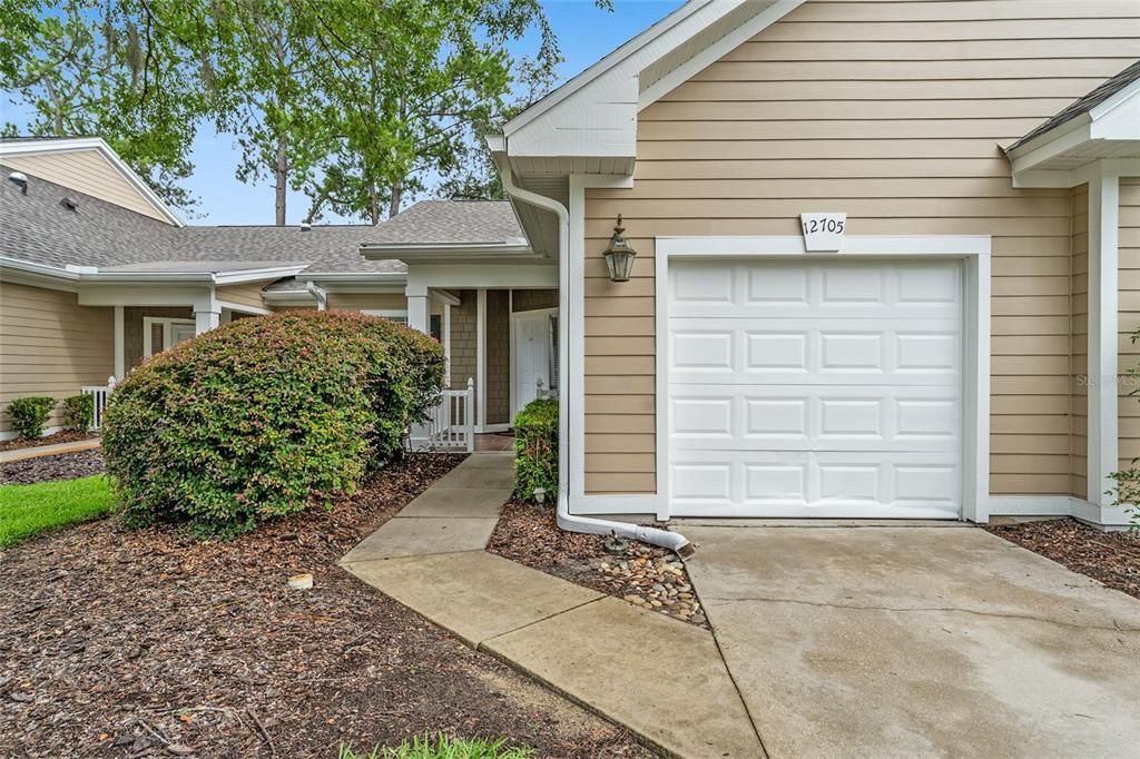 For Sale: $265,000 (2 beds, 2 baths, 1376 Square Feet)