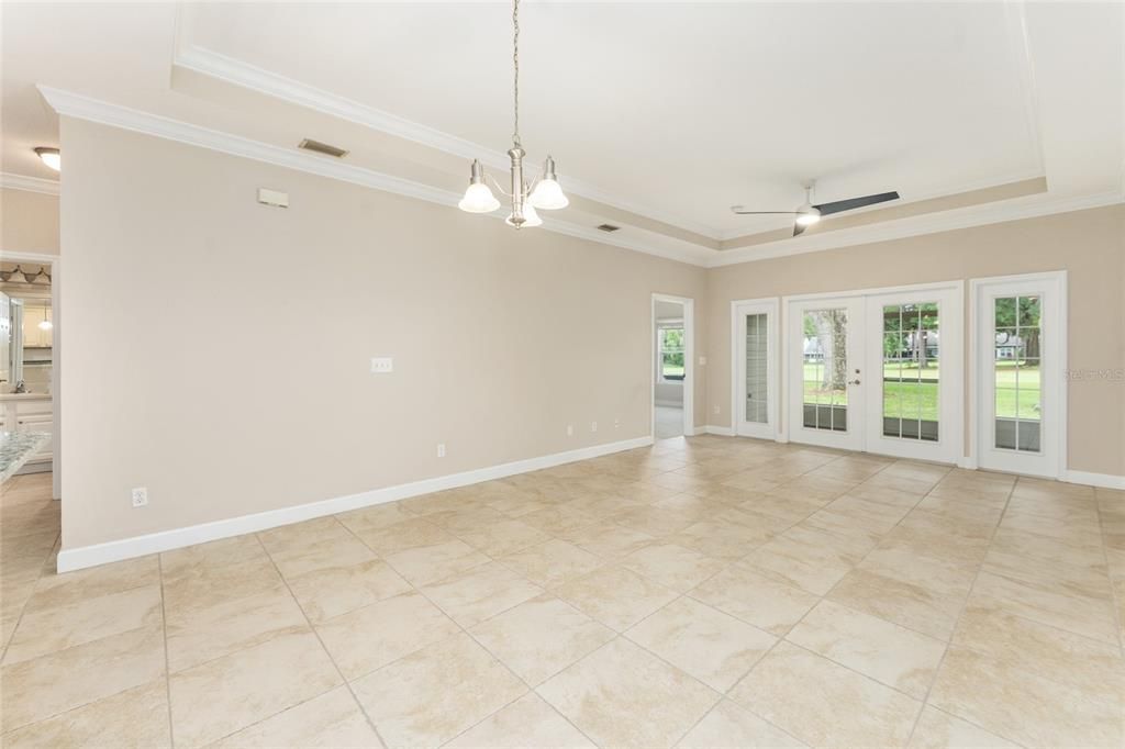 For Sale: $265,000 (2 beds, 2 baths, 1376 Square Feet)