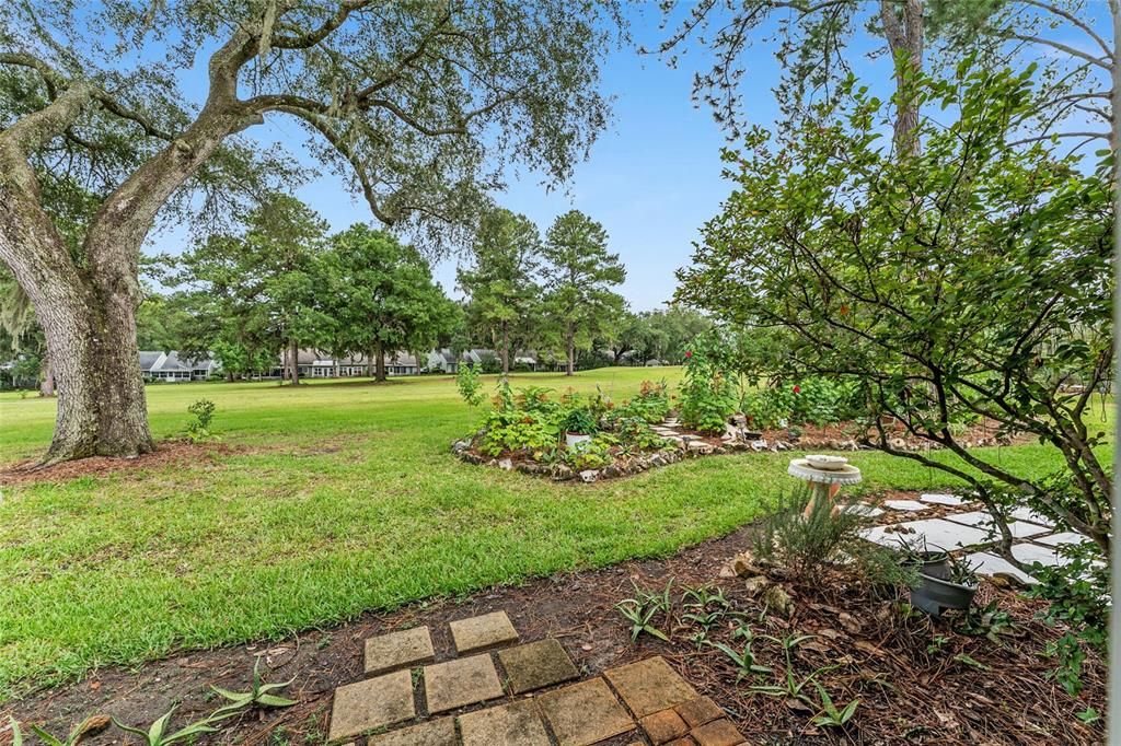 For Sale: $265,000 (2 beds, 2 baths, 1376 Square Feet)