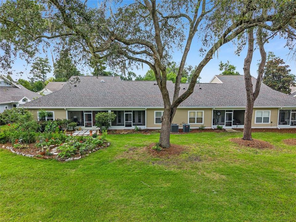 For Sale: $265,000 (2 beds, 2 baths, 1376 Square Feet)
