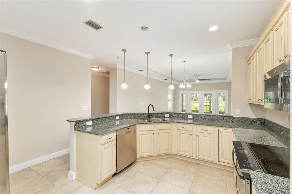 For Sale: $265,000 (2 beds, 2 baths, 1376 Square Feet)