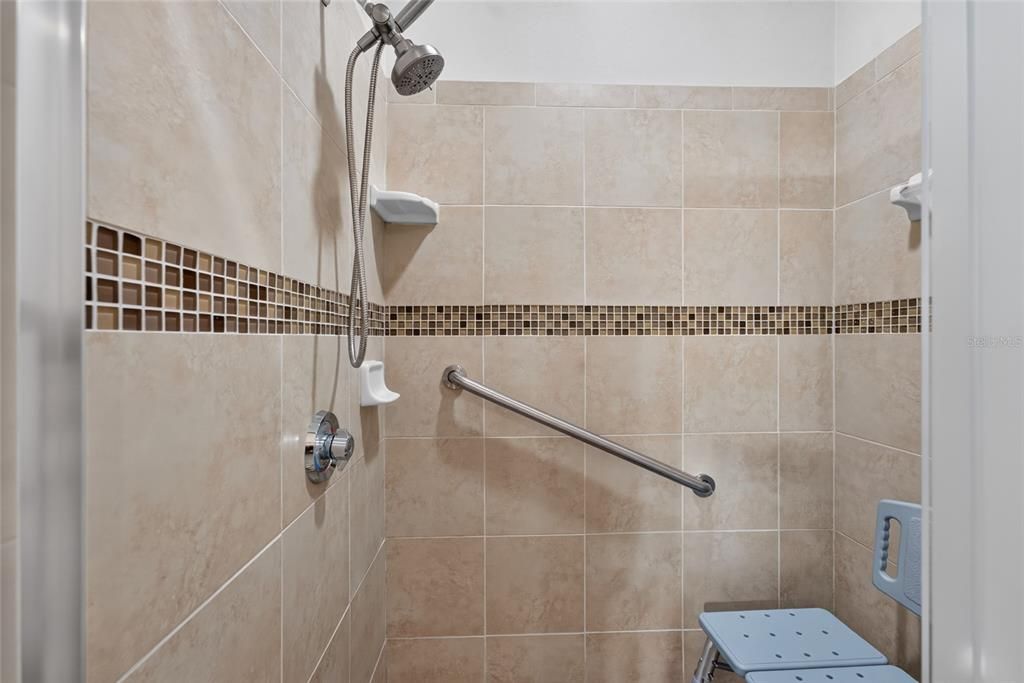For Sale: $265,000 (2 beds, 2 baths, 1376 Square Feet)