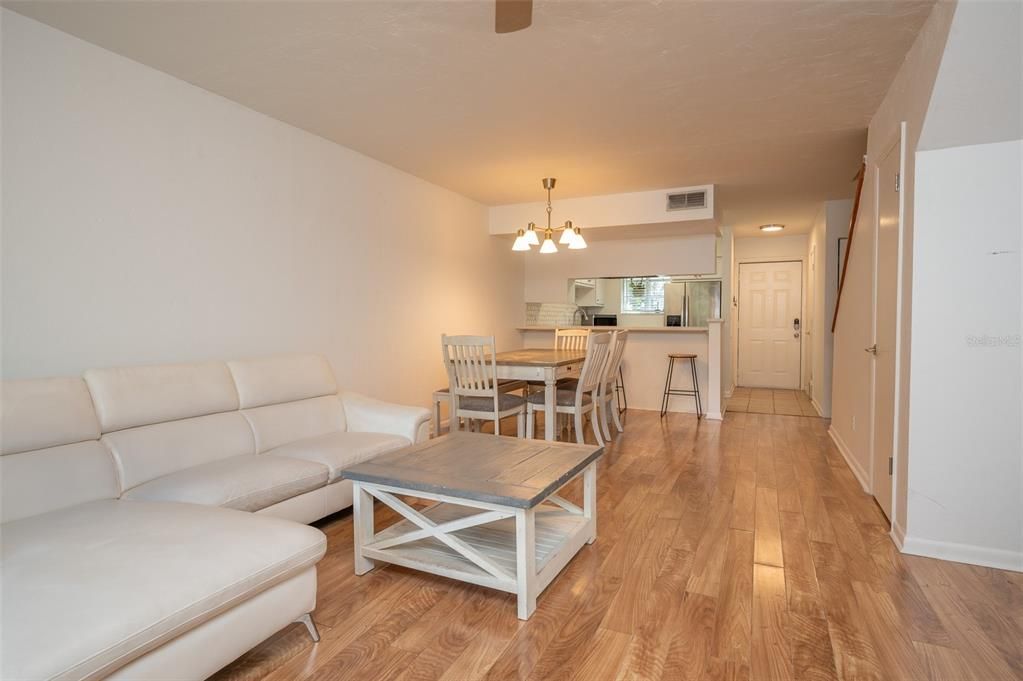 For Rent: $1,600 (2 beds, 2 baths, 1168 Square Feet)