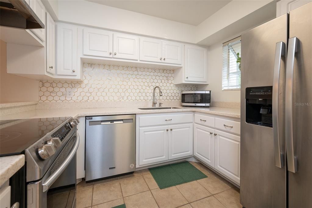 For Rent: $1,600 (2 beds, 2 baths, 1168 Square Feet)