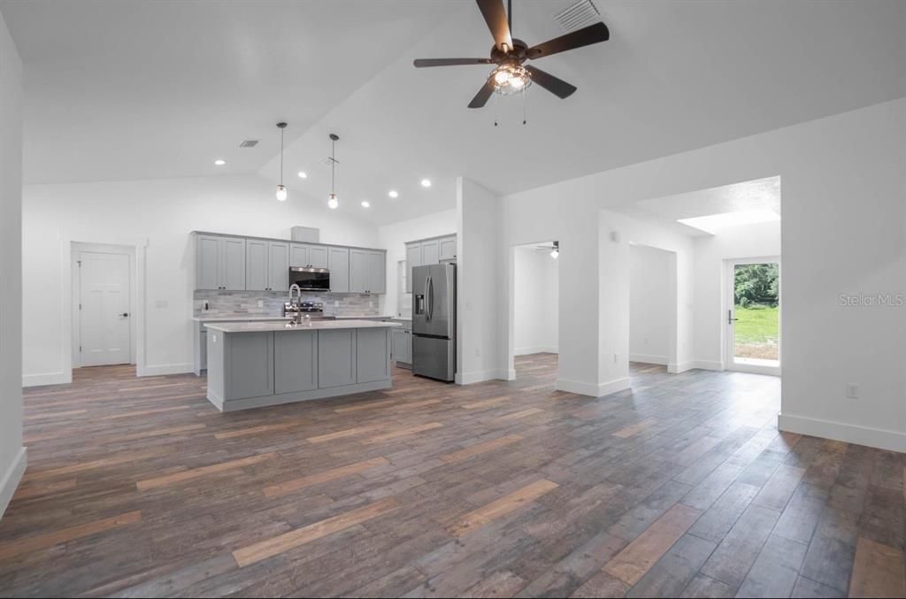 For Sale: $940,000 (3 beds, 2 baths, 1817 Square Feet)