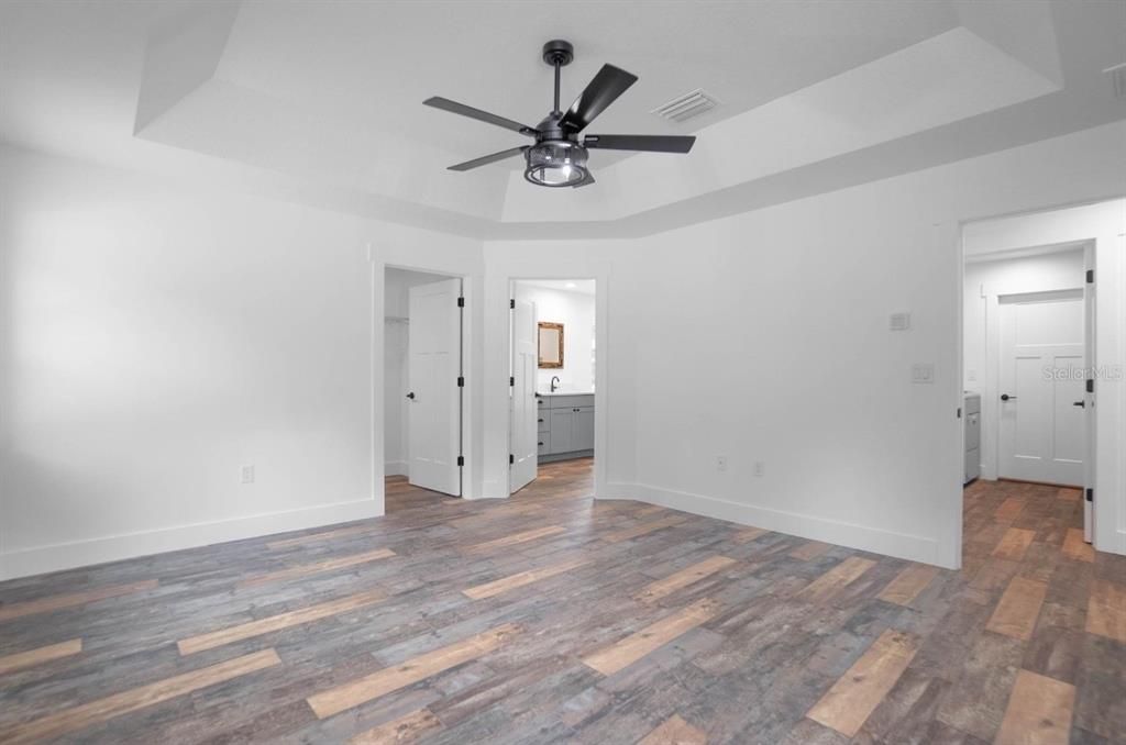 For Sale: $940,000 (3 beds, 2 baths, 1817 Square Feet)