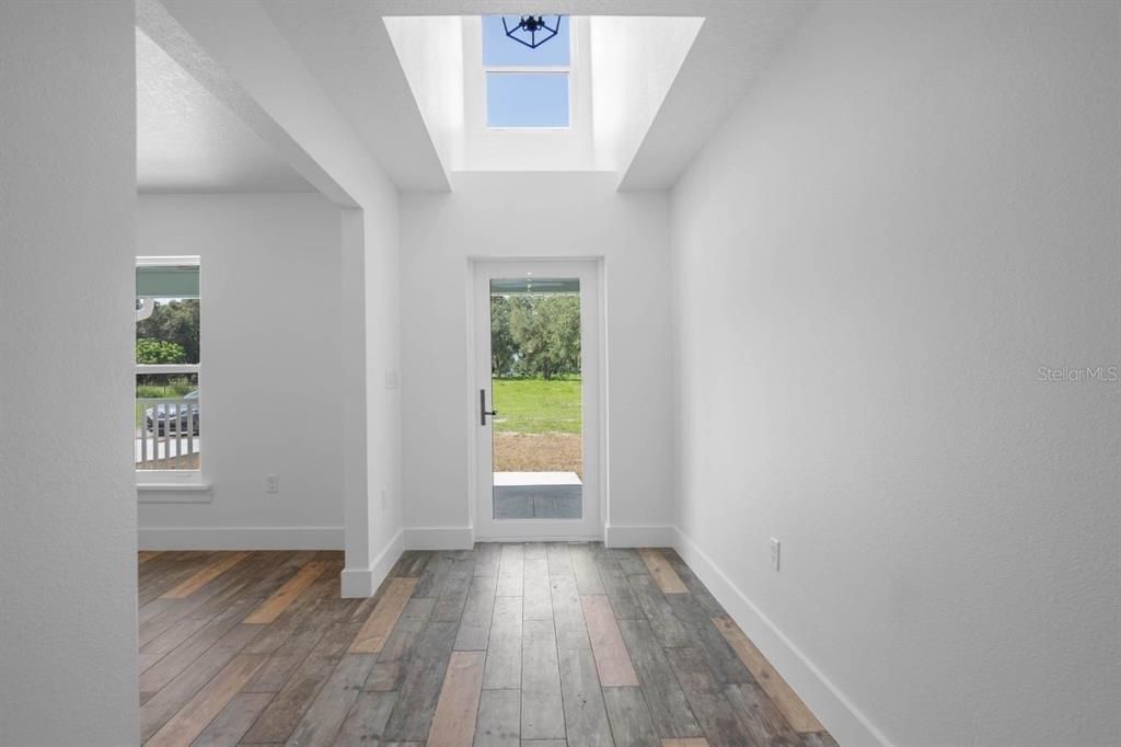 For Sale: $940,000 (3 beds, 2 baths, 1817 Square Feet)