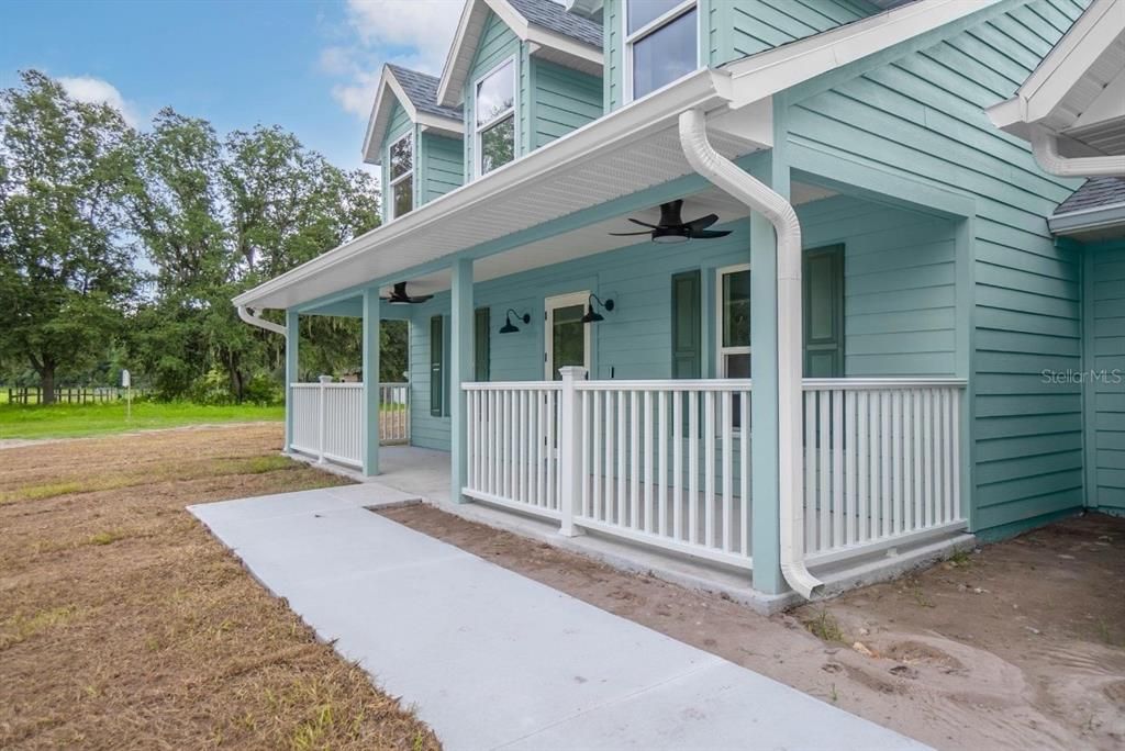 For Sale: $940,000 (3 beds, 2 baths, 1817 Square Feet)