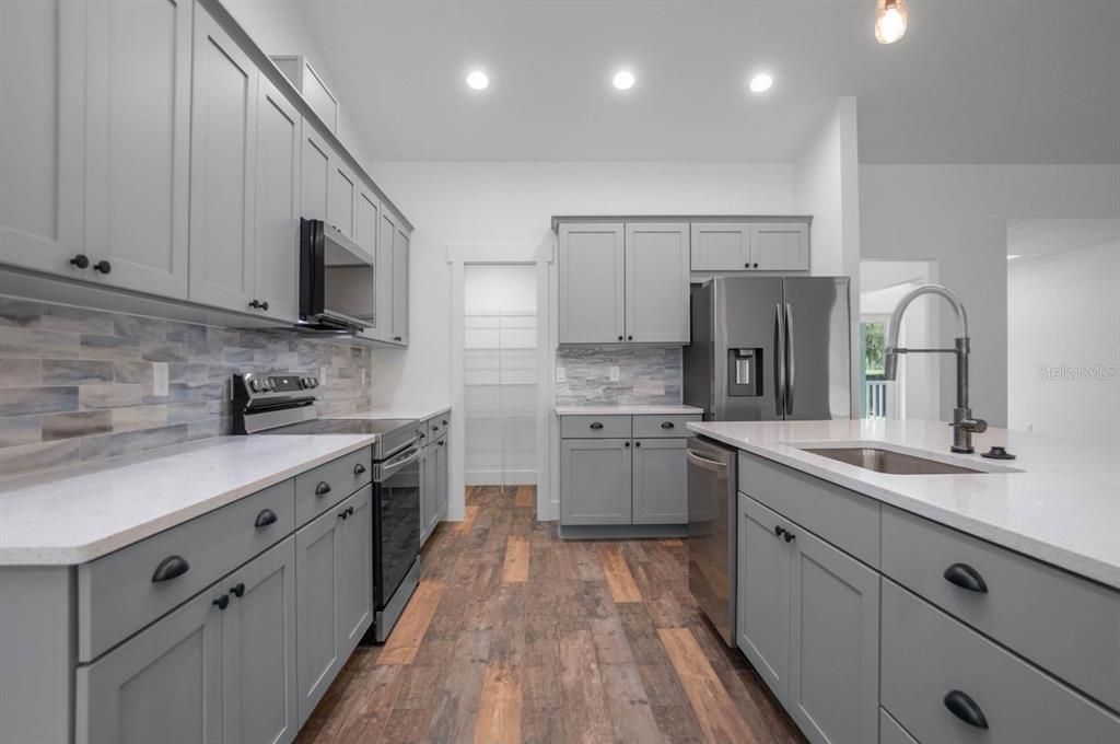 For Sale: $940,000 (3 beds, 2 baths, 1817 Square Feet)