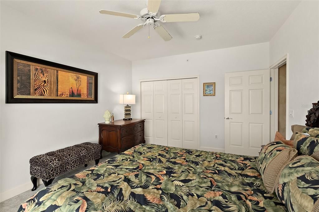 En Venta: $1,099,000 (3 camas, 3 baños, 2570 Pies cuadrados)
