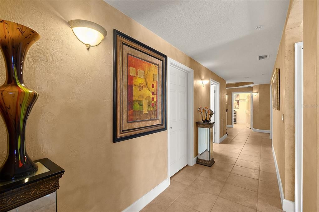En Venta: $1,099,000 (3 camas, 3 baños, 2570 Pies cuadrados)