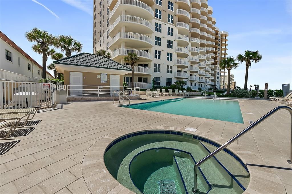 En Venta: $1,099,000 (3 camas, 3 baños, 2570 Pies cuadrados)